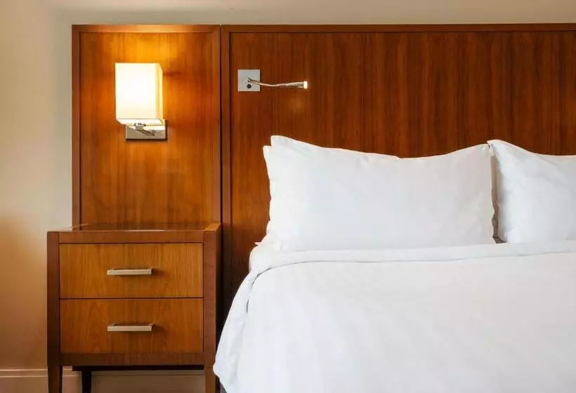 London Twickenham Stadium Hotel, A Member Of Radisson Individuals