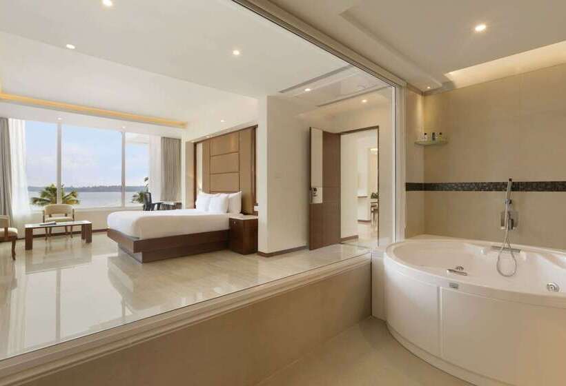 فندق Ramada Resort By Wyndham Kochi