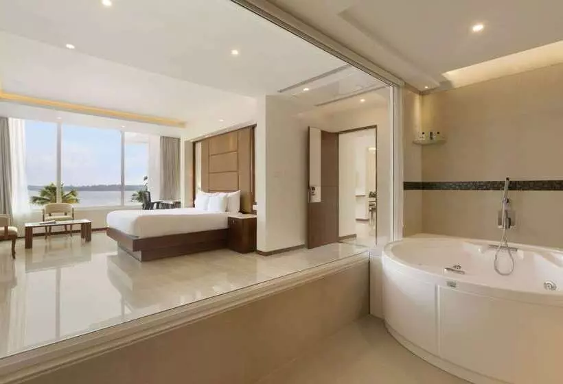 ホテル Ramada Resort By Wyndham Kochi