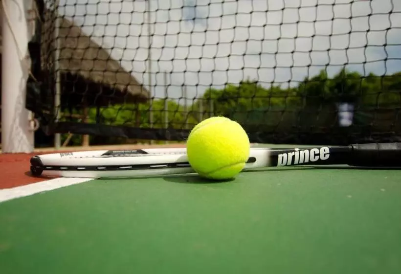 Отель Sultan Sands Island Resort & Spa