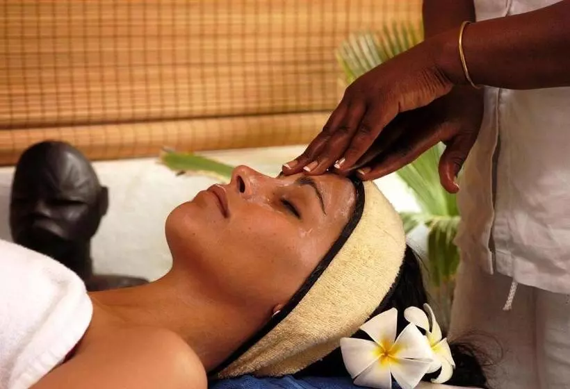 Отель Sultan Sands Island Resort & Spa