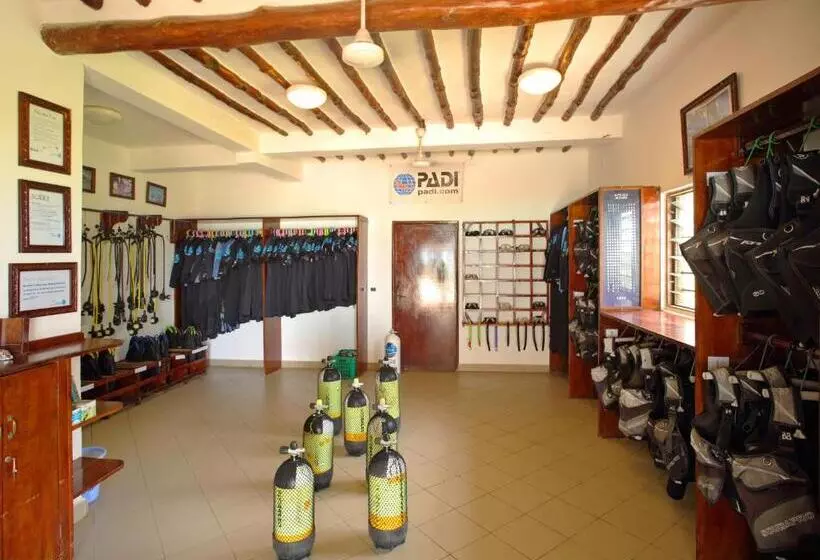 Отель Sultan Sands Island Resort & Spa