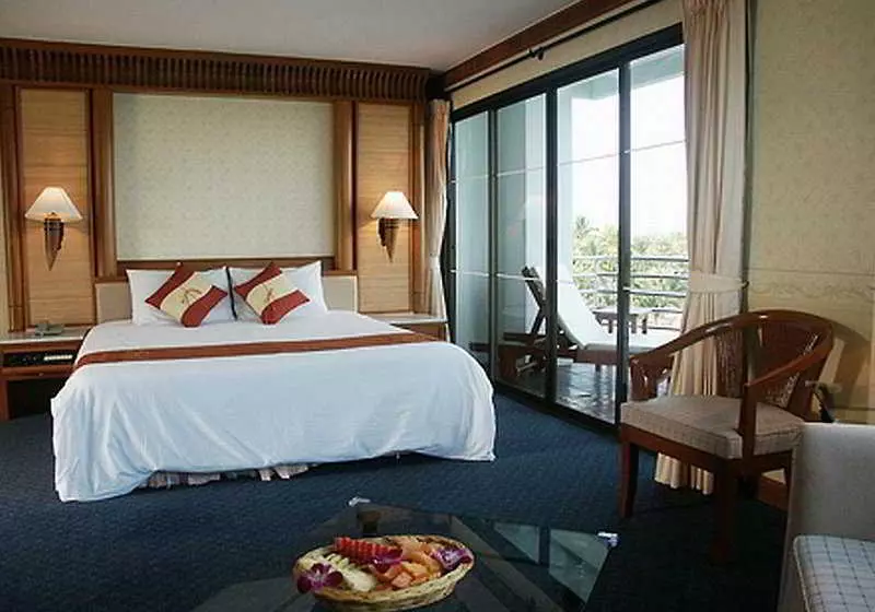 Отель The Imperial Hua Hin Beach Resort