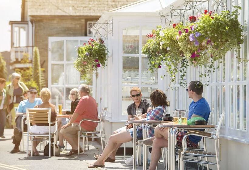 בית מלון כפרי The Old Custom House