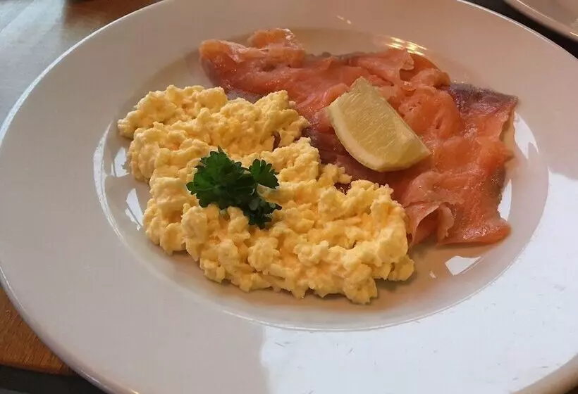 Отель The Old Custom House