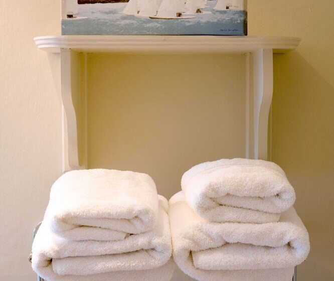 בית מלון כפרי The Old Custom House