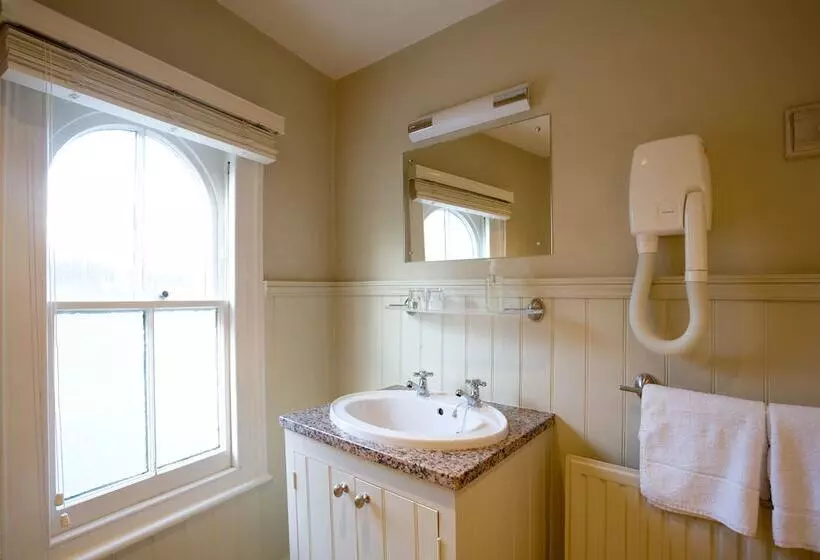 Отель The Old Custom House