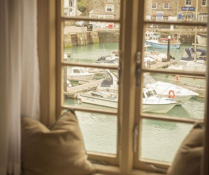 בית מלון כפרי The Old Custom House