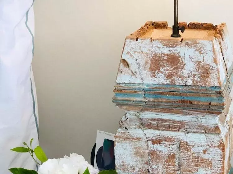 تختخواب و صبحانه Maison N 9