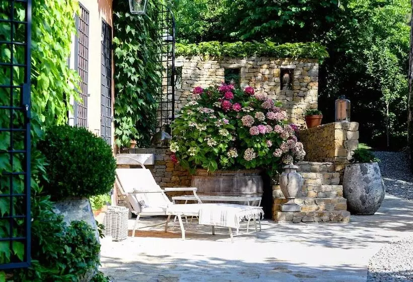 تختخواب و صبحانه Maison N 9