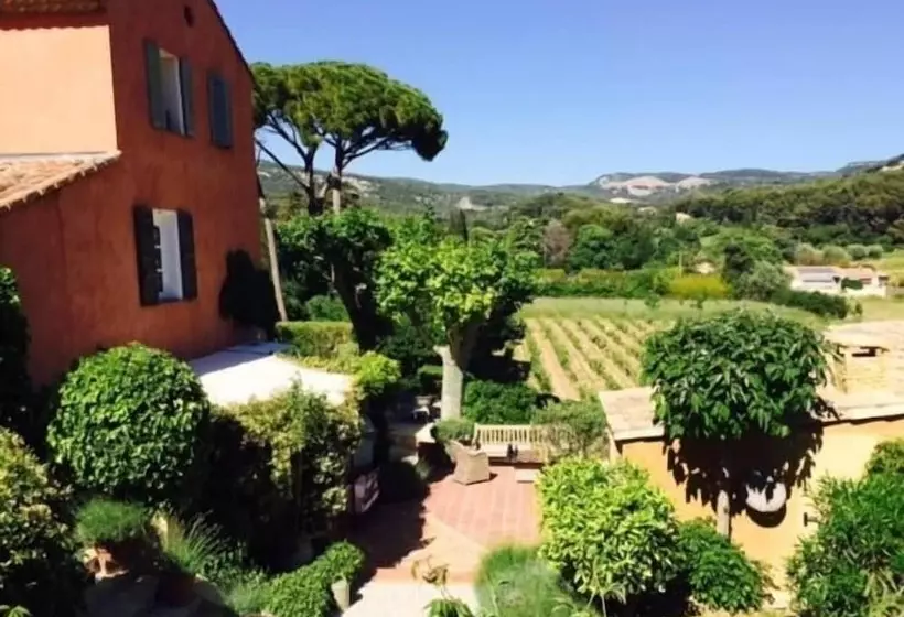 تختخواب و صبحانه Maison N 9