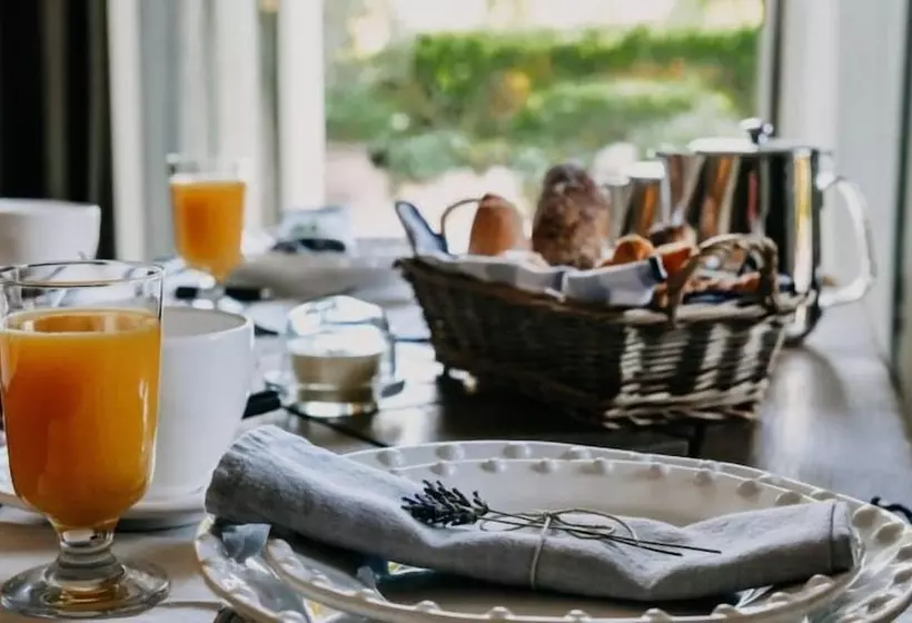 تختخواب و صبحانه Maison N 9