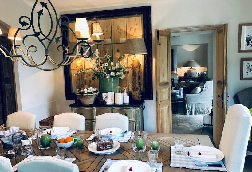 تختخواب و صبحانه Maison N 9