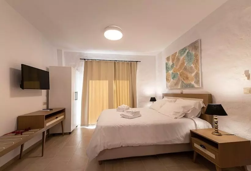 Abeloessa Methonian Hospitality