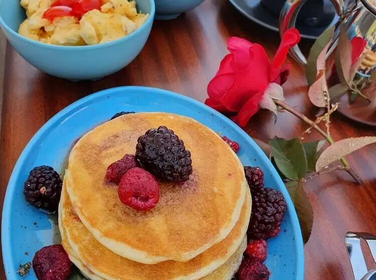 Abeloessa Methonian Hospitality