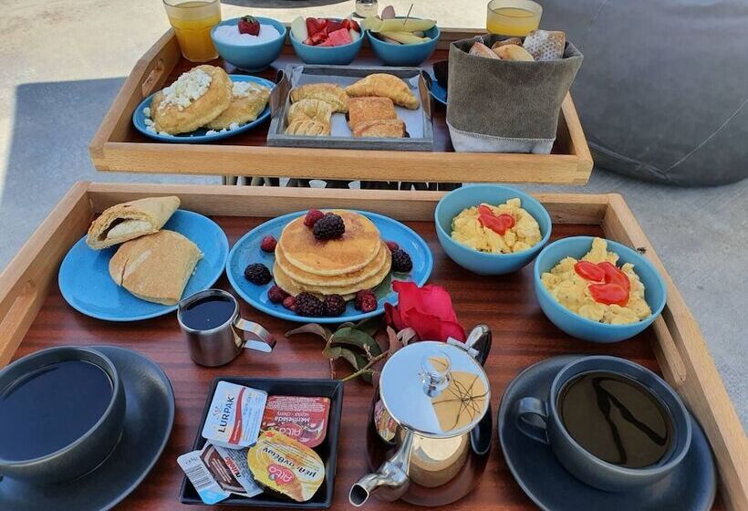 Abeloessa Methonian Hospitality