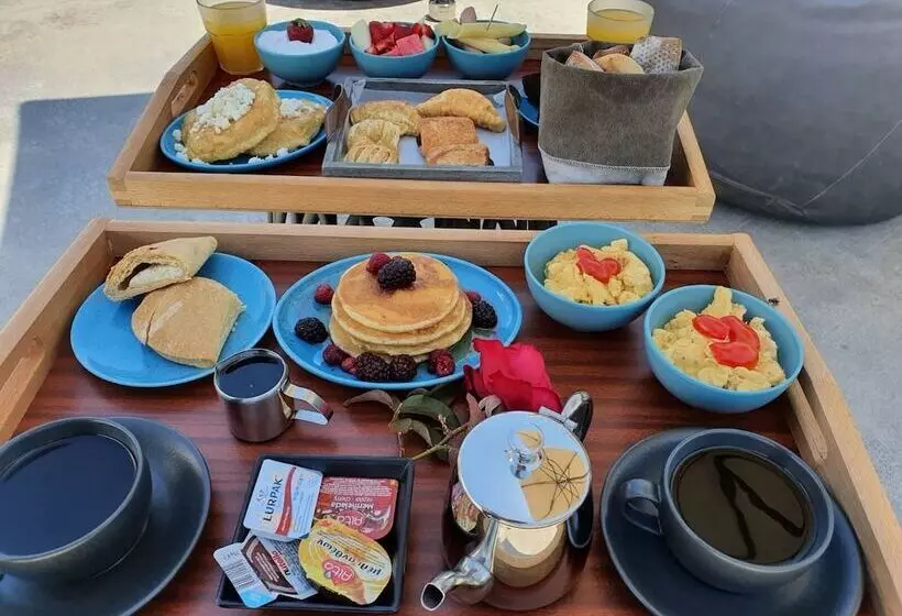 Abeloessa Methonian Hospitality