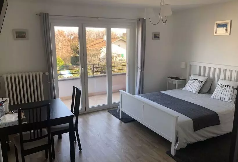 ホテル Au Bonheur Des Iris