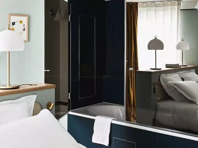 هتل Botaniste