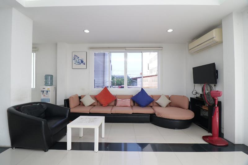 호텔 Hua Hin Irooms By Oyo Rooms