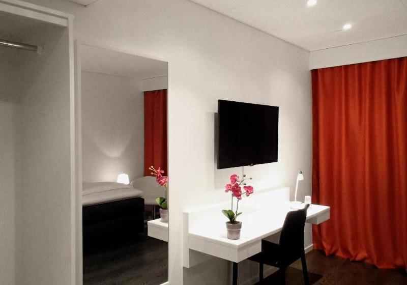 هتل Nolvik L & Konferens