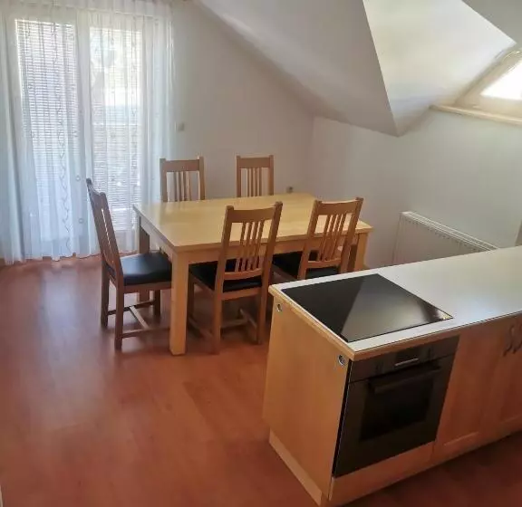 هتل Turistična Kmetija Ramšak