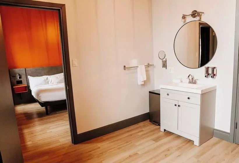 Hotelli Historique Et Manoir Route 66