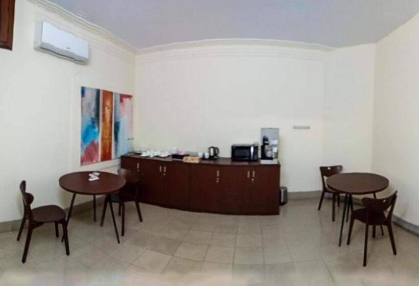 هتل Jatra Flagship Rajshahi City Centre