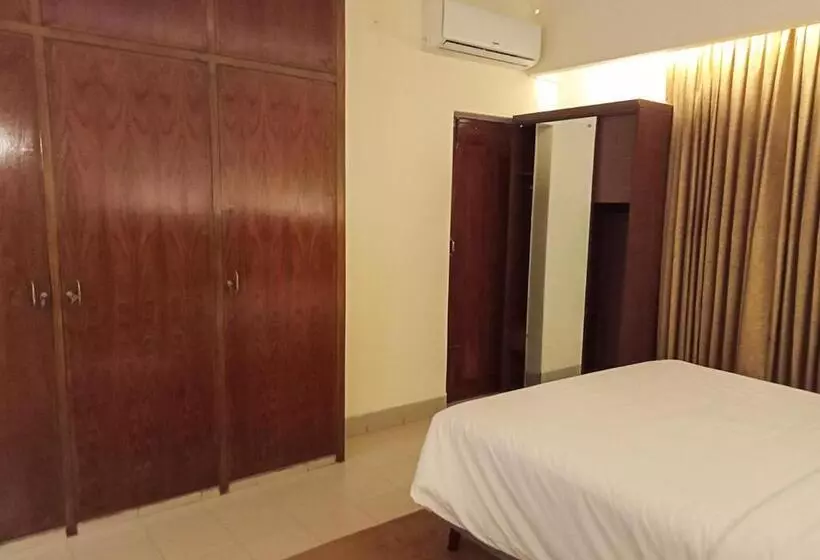 Hotelli Jatra Flagship Rajshahi City Centre