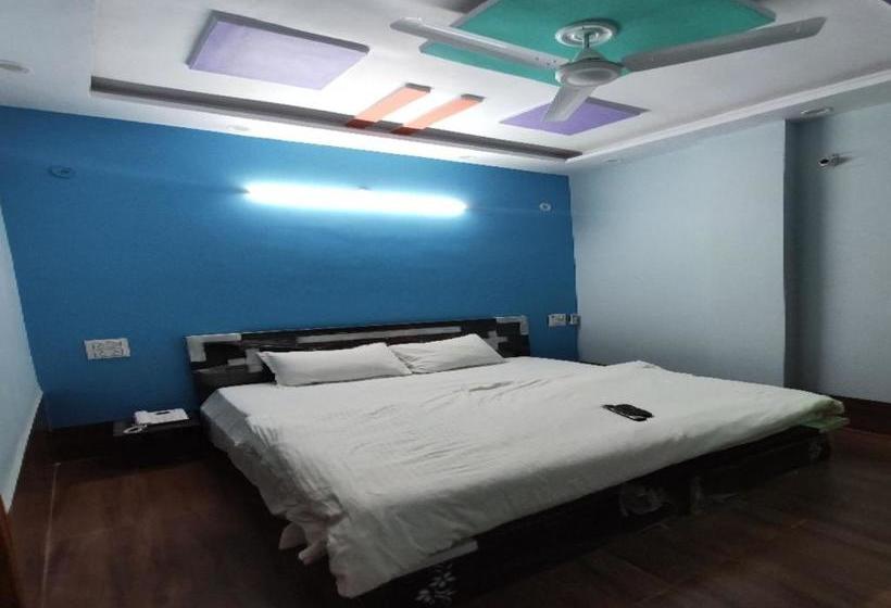 호텔 Oyo 80778  Sajan