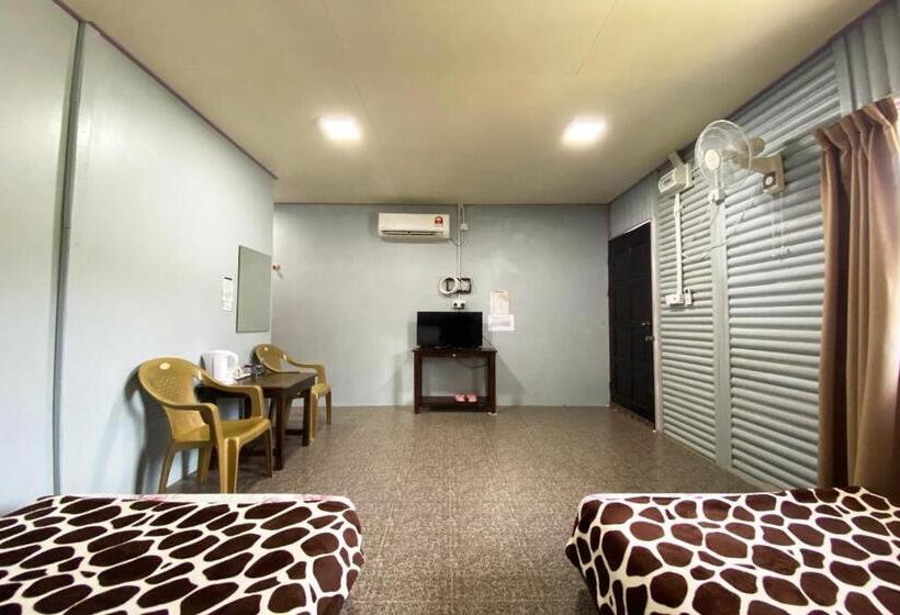 Hotel Oyo 90284 Kampung Stay Kilimu