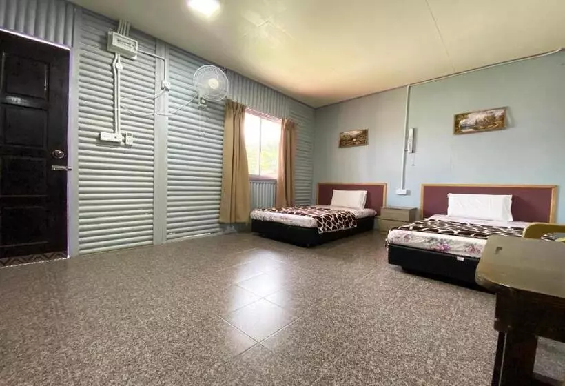 ホテル Oyo 90284 Kampung Stay Kilimu