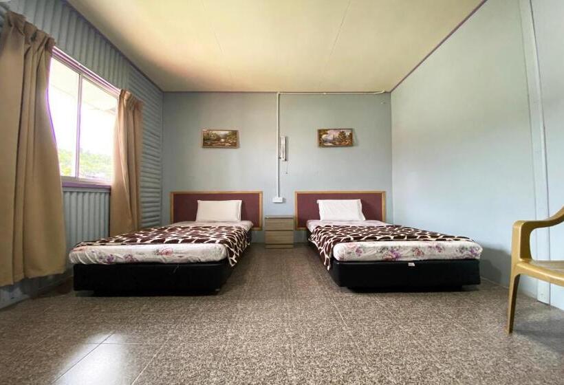 Hotel Oyo 90284 Kampung Stay Kilimu