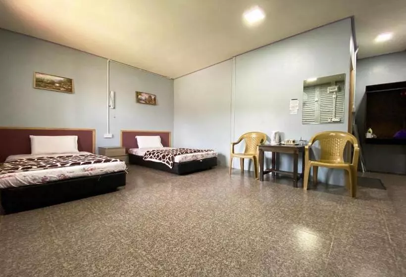 ホテル Oyo 90284 Kampung Stay Kilimu