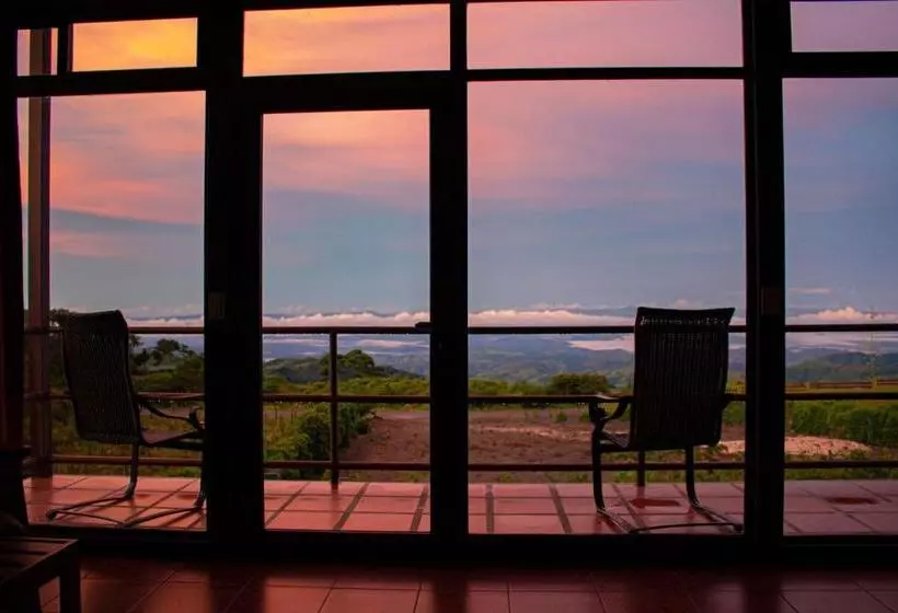 Hotelli Sunset Vista Lodge,monteverde,costa Rica