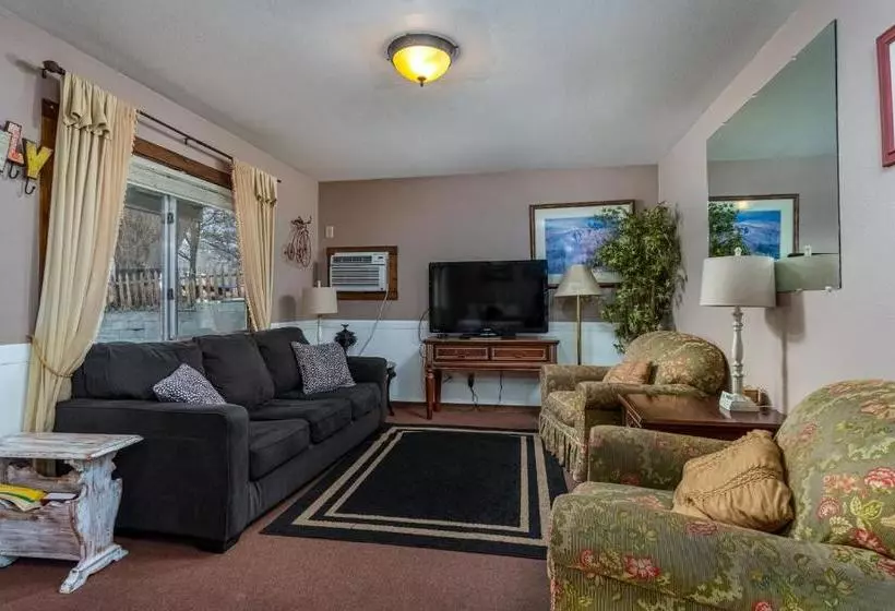 Motelli Wapiti Lodge