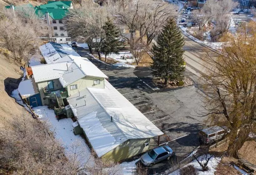 Motelli Wapiti Lodge