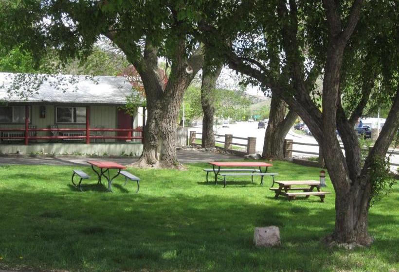 Мотель Wapiti Lodge