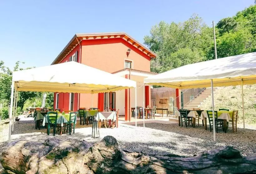 هتل Agriturismo La Vecchia Cascina