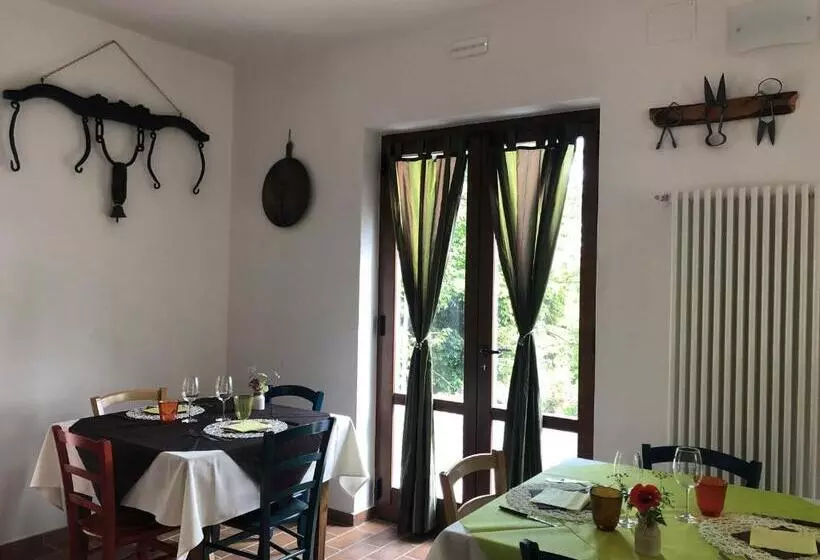 هتل Agriturismo La Vecchia Cascina