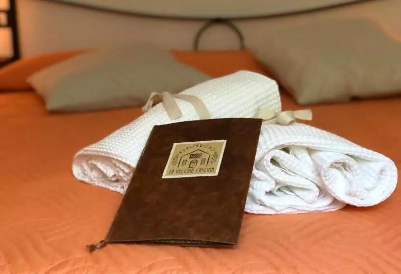 هتل Agriturismo La Vecchia Cascina