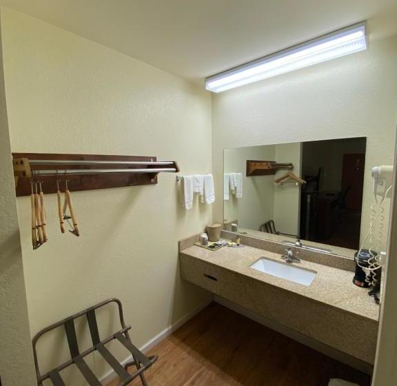 Отель Kings Inn