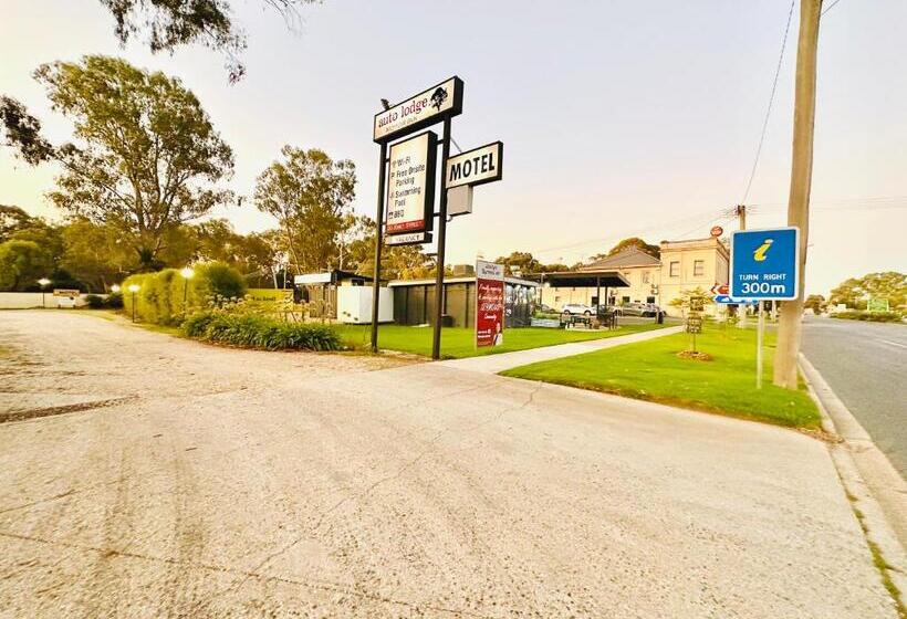 فندق على الطريق Auto Lodge Motor Inn