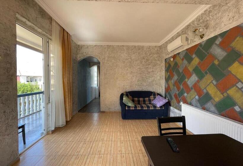 پانسیون Sun Kissed