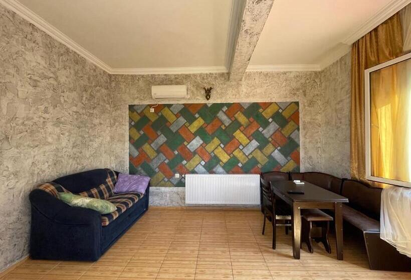 پانسیون Sun Kissed