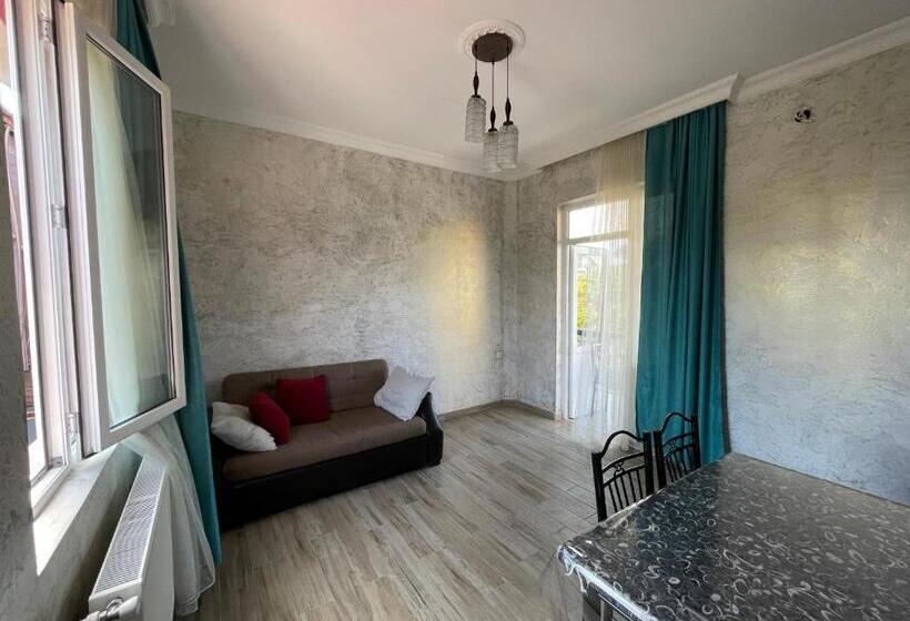 پانسیون Sun Kissed