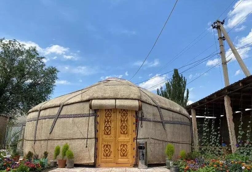 هاستل Naryn Guest House