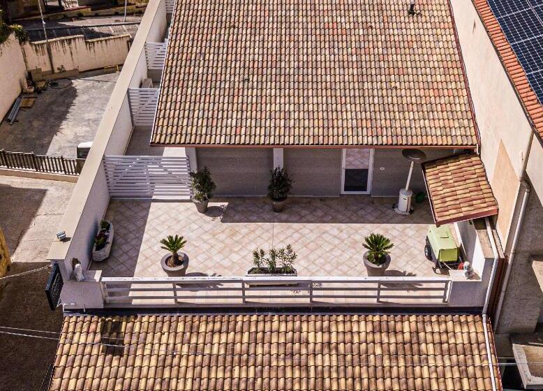 تختخواب و صبحانه Corleone Guesthouse