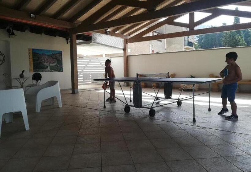 تختخواب و صبحانه Corleone Guesthouse