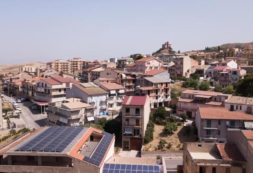 تختخواب و صبحانه Corleone Guesthouse